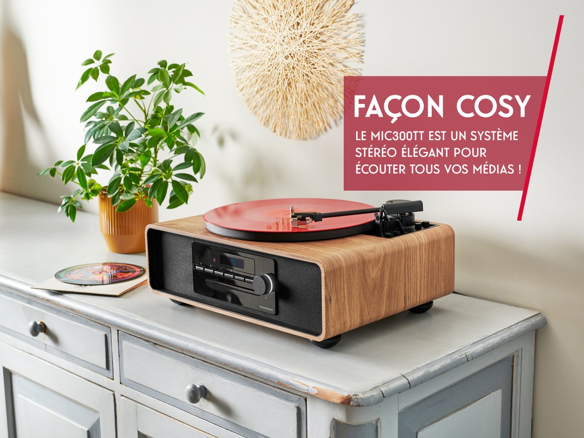 Thomson_FRA's tweet photo. Avec ses courbes arrondies et son revêtement "chêne clair", le nouveau MIC300TT COSY vous permet d'écouter vos musiques sur vinyles (33 et 45 tours), en Bluetooth, à la radio, sur CD ou clé USB : tout pour une vie en musique ! 🔊🎶🤗  

#ThomsonAudio #Nouveauté #MIC300TT https://t.co/CJpQwKuYEF