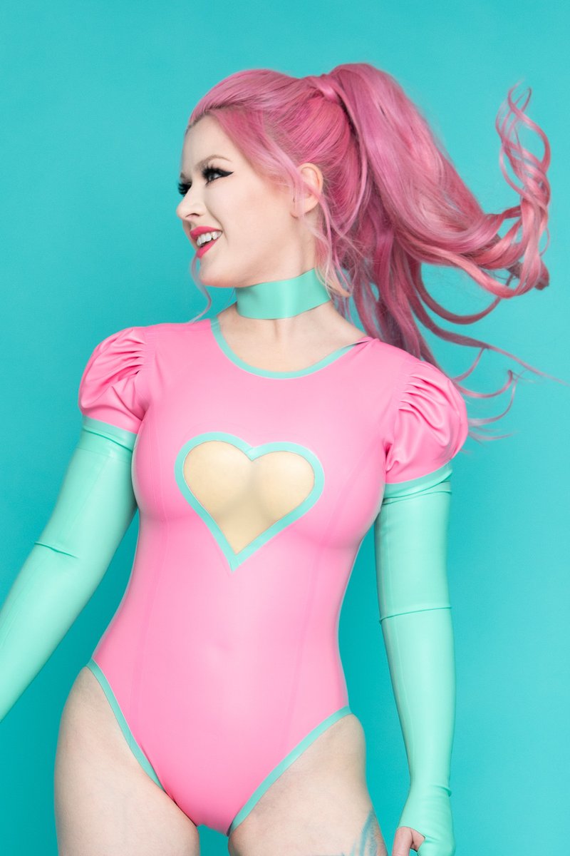 CatalystLatex's tweet photo. Feelin' cutesy with our Latex Heart Leotard💕💫💙

Shop https://t.co/pw7JFvZcd2

Model @kellyeden
Photographer John Remus Photography https://t.co/CjB6vjJJbT