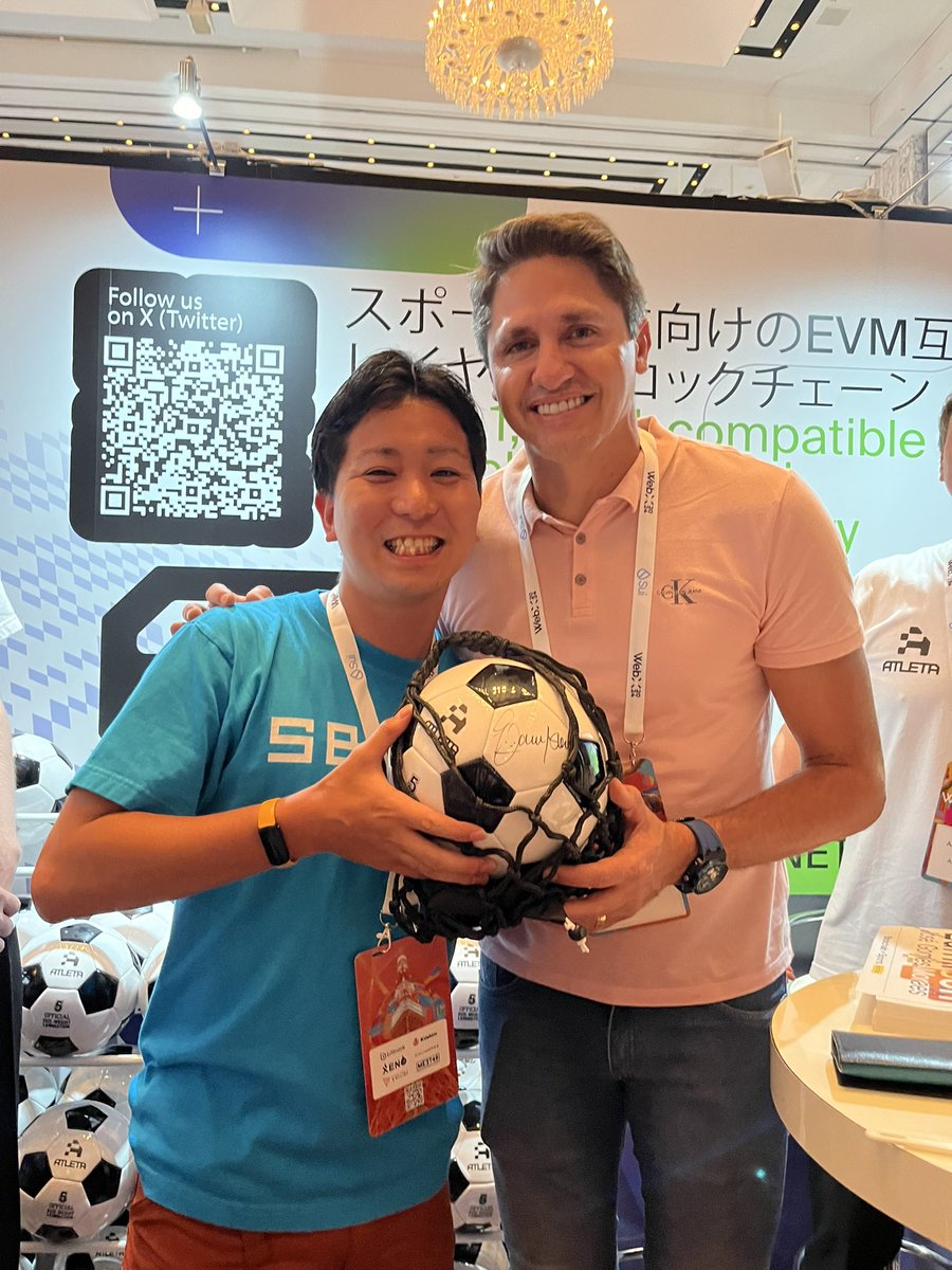 webX初日終了！！
SBINFT のブースで多くの方とお話しできて楽しかったです✨
明日も午後いますのでぜひお話しましょ〜！🤝

面白かったブースとして、スポーツに特化したATLETA (<a href="/Atleta_Network/">Atleta Network at TOKEN2049</a>)のブースでサッカー元ブラジル代表のJose