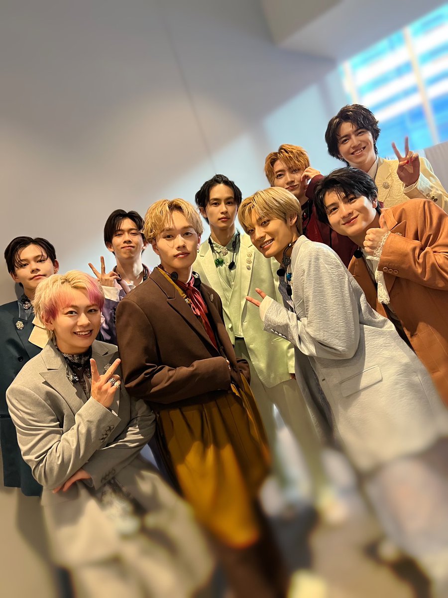 kumichoudesu's tweet photo. いつかの超特急

ツアー追加公演＆完走！
お疲れさん😎‼️(ゴースト)

#超特急_RiB
#超特急 #EBiDAN
#スターダストプロモーション https://t.co/vTuMarF99w