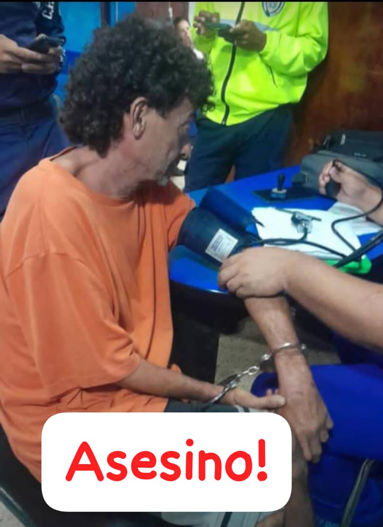 roinagr's tweet photo. Este desgraciado encerró y golpio a palazos limpio a un perrito que no hizo absolutamente nada malo y lo dejo muy mal herido para que entre todo etiquetemos al fiscal y se haga justicia @TarekWiliamSaab @MinpublicoVEN https://t.co/02Q0WZ3J3e