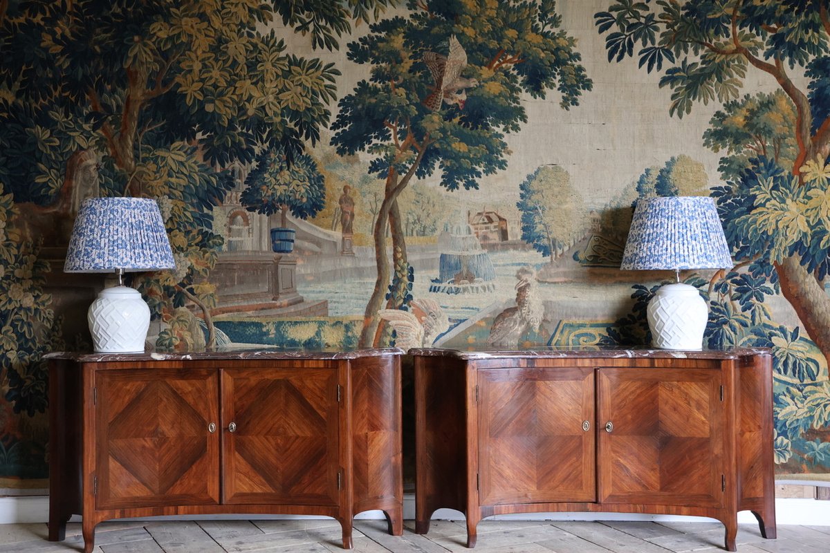 BrownriggUK's tweet photo. Unusual Pair of Late 18th/Early 19th Century French Marble Top Concave Buffets
https://t.co/16iK1Kod1c
#antiquebuffets #pairofbuffets #frenchfurniture #antique #furniture https://t.co/dZxuUPBhC1