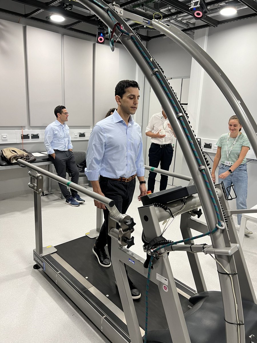 Brilliant morning on day 2 #ahsbhstravellingfellowship
Learning all about H1 ceramic resurfacing and the amazing facility <a href="/MSkLab1/">MSk Lab</a> with <a href="/orthorobodoc/">Justin Cobb</a> thanks to <a href="/BritishHip/">British Hip Society</a> &amp; <a href="/HipSoc/">The Hip Society</a>