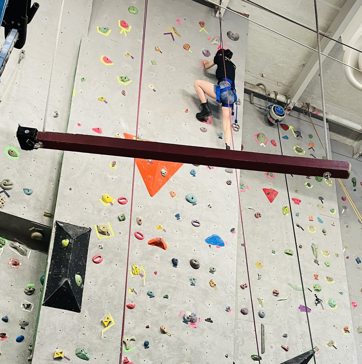 cmurpl's tweet image. Cmich Outdoors utilized 2024 Main Stage last Sunday to expose over 60 students to Adventure Seminars and all of our climbing features! FUN IN FINCH! 🔥👆🧗‍♀️ @cmuehs @cmualumni @cmuniversity @cmuactivities