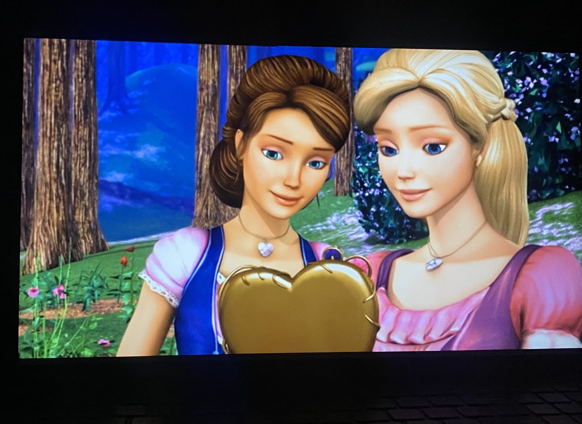 mi sueño frustrado es tener una amiguita a la que le guste barbie y compartir los collares de barbie y el castillo de diamantes
