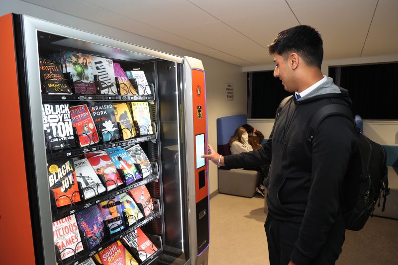 Careers at Penguin Books UK tweet media