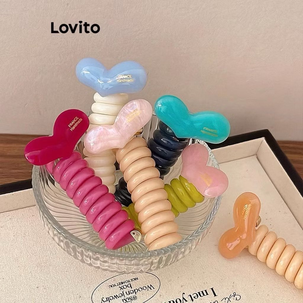 effacurio's tweet photo. Cuteness overload with these heart-shape hair ties! 😍 https://t.co/EpMXvAs9Pr