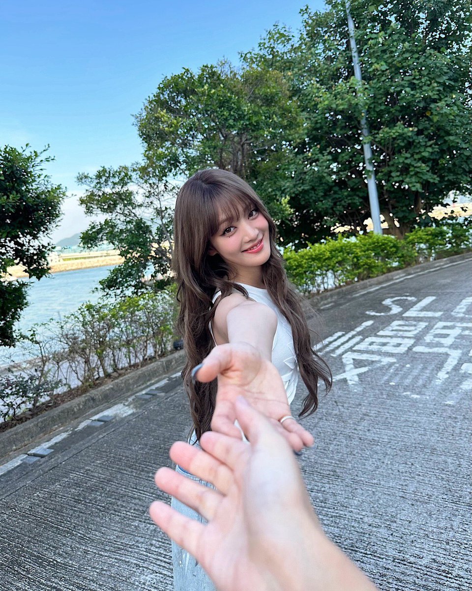 hourlyminniee's tweet photo. girlfriend https://t.co/StZfxHIPDe