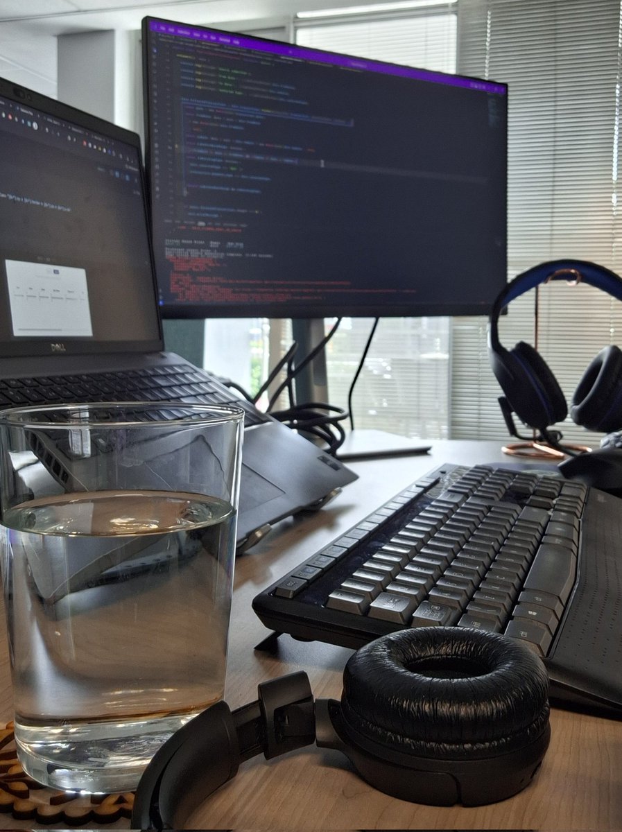 TreciaKS's tweet photo. ~ npm install meeting-free-week
~ npm install bugs https://t.co/1eVma74pHG