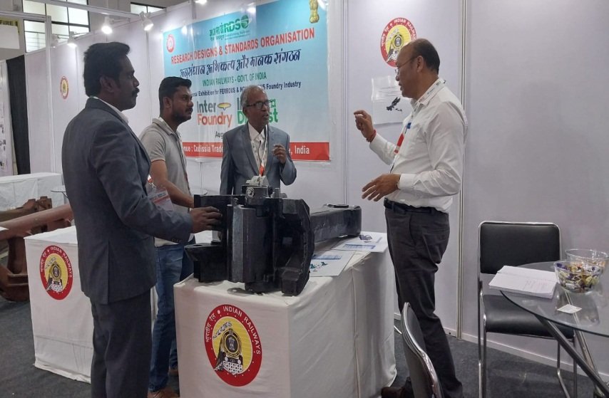 RDSOLucknow's tweet photo. RDSO team participated in the recently held ‘International Exhibition for Ferrous and Non-Ferrous Foundry Industries’ at Coimbatore from 22nd to 24th Aug 2024. 
Various casting components used in Indian Railways viz- side frame and Bogie Bolster of CASNUB bogies, Brake Disc of LHB coaches, CBC Couplers for coaches and wagons etc. were on display by the manufacturers. Healthy interactions with the industry resulted in various new insights about the manufacturing processes and product design & quality. 
@RailMinIndia