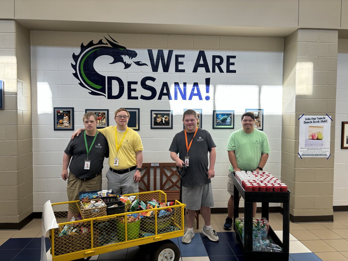 So glad to have our friends from Stacey’s Place to provide our ⁦<a href="/DeSanaMiddle/">DeSana MS</a>⁩ staff with some treats today! ⁦<a href="/DMSPeyt/">Peyton</a>⁩ ⁦<a href="/jamiebui23/">Jamie Bui</a>⁩
