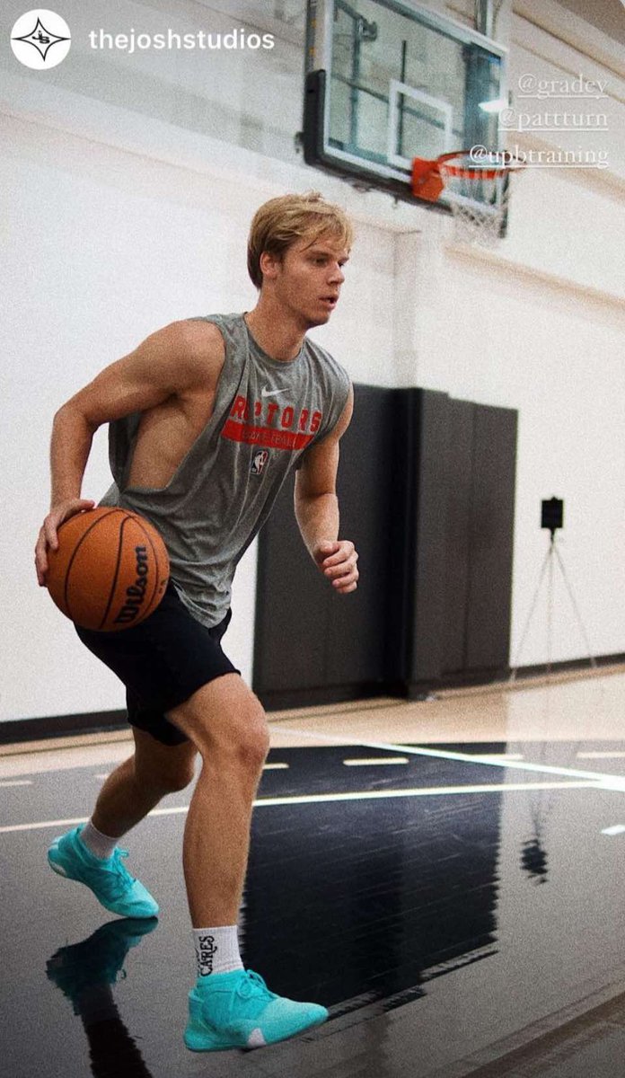 LayupLane's tweet image. Haven't tweeted in a minute.

Anyway, Dick looks huge #WeTheNorth 🦖