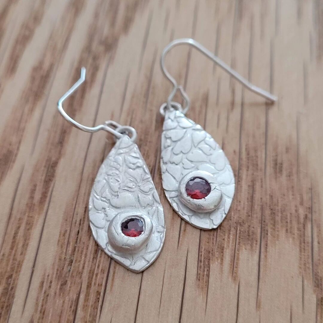 bec-views from my garden bench tweet media