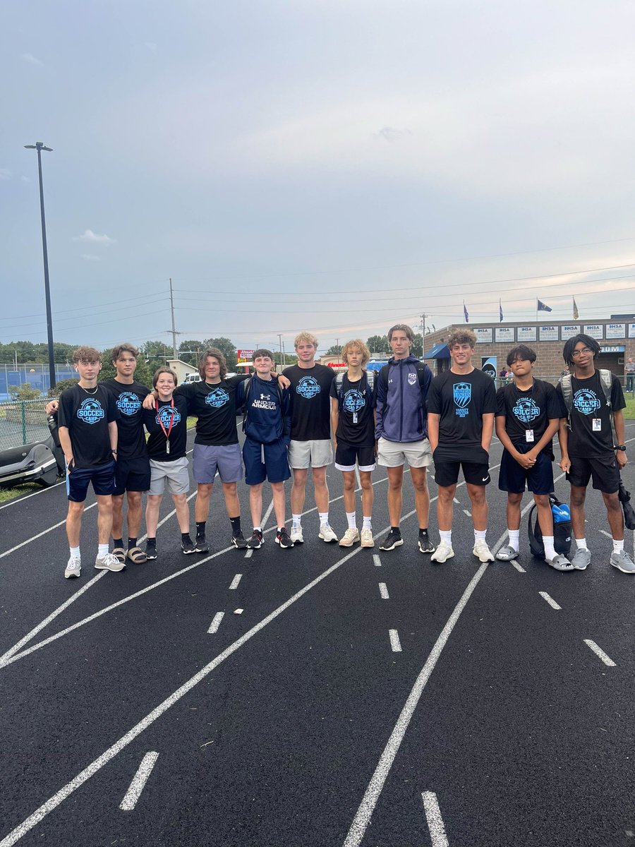 The boys are out early showing their Lancer Spirit! 💪