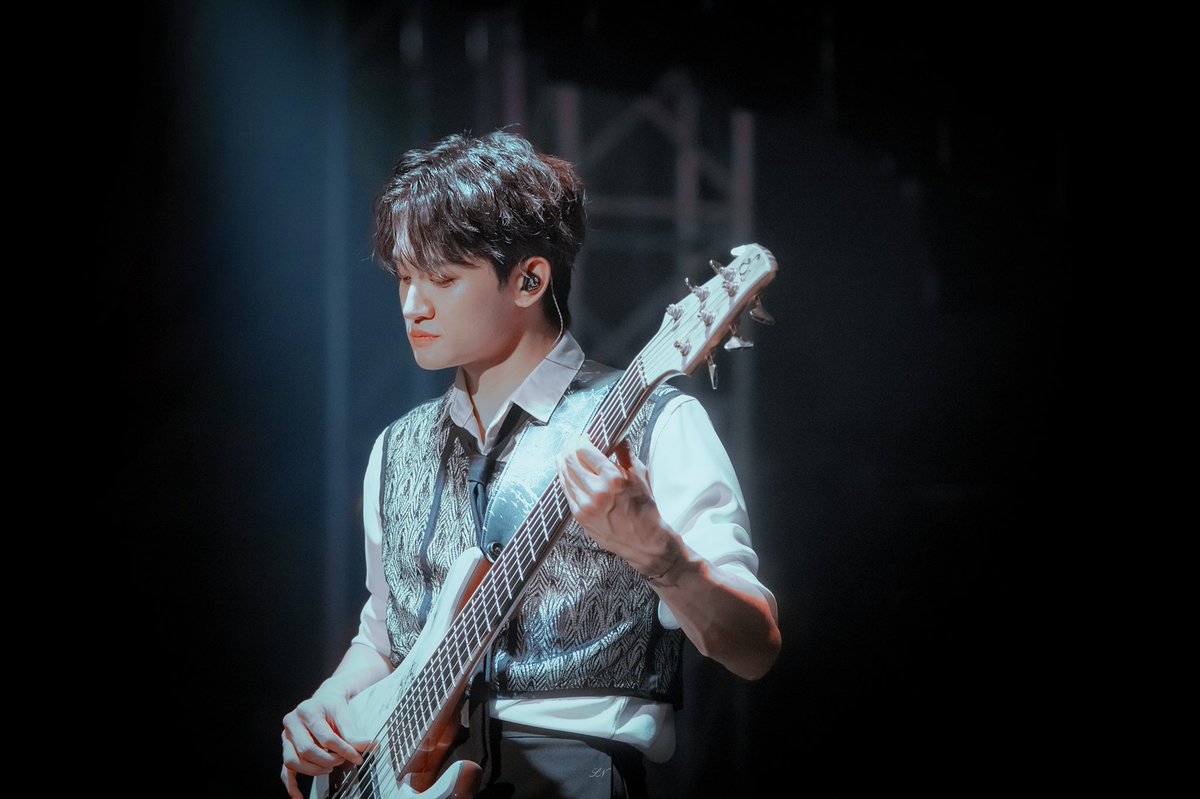 SNthewalwal's tweet photo. 240823 written by FLOWER ENCORE in SEOUL

범람하는 빛에도 가려지지 않는 눈부심

#루시 #조원상 https://t.co/vHTNwcDyZT