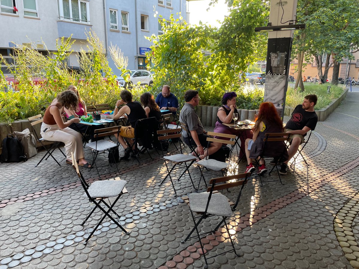 In den letzten Wochen hat das deutsche Team gemeinsam mit Bürgern Ideen für Hotels, Reisen und Outdoor-Erlebnisse entwickelt. Mehr dazu hier - francis-challenges.agorize.com/de/challenges/…
 
#Horizon2020 #FRANCISH2020 #openinnovation #citizenscience #frugalinnovation