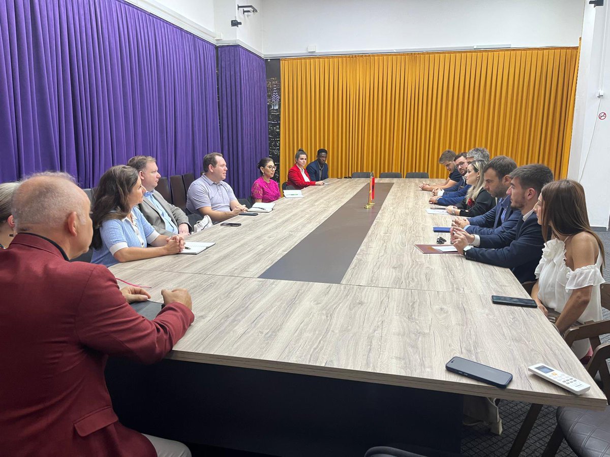 FatonFazliu1's tweet photo. Today we had the pleasure to meet with ACYPL @ThomasBeadle @campbell50324, Geremy Gray, @lpohutsky19, @StefNikiRey83, Megan Ronk and @PeteSeat. Delegates had the opportunity to meet the people of VLEN, who are part ACYPL Alumni.
#ACYPLAlumni
@USEmbassySkopje https://t.co/ZoWsFjzbNp