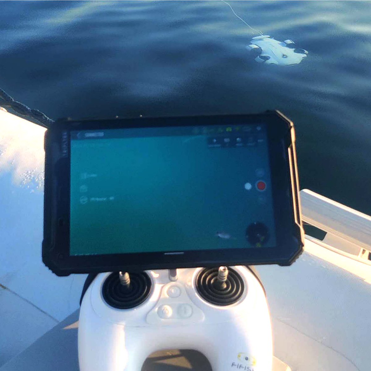 QyseaFifish's tweet photo. Finding calmness amidst a busy week 🌊✨. FIFISH V-EVO explores the beautiful Mediterranean seas, capturing stunning underwater serenity. Thank you to our amazing partners @diveitcroatia for the incredible visuals! #FIFISHV_EVO #UnderwaterExploration #OceanLife https://t.co/HvA279DXPs