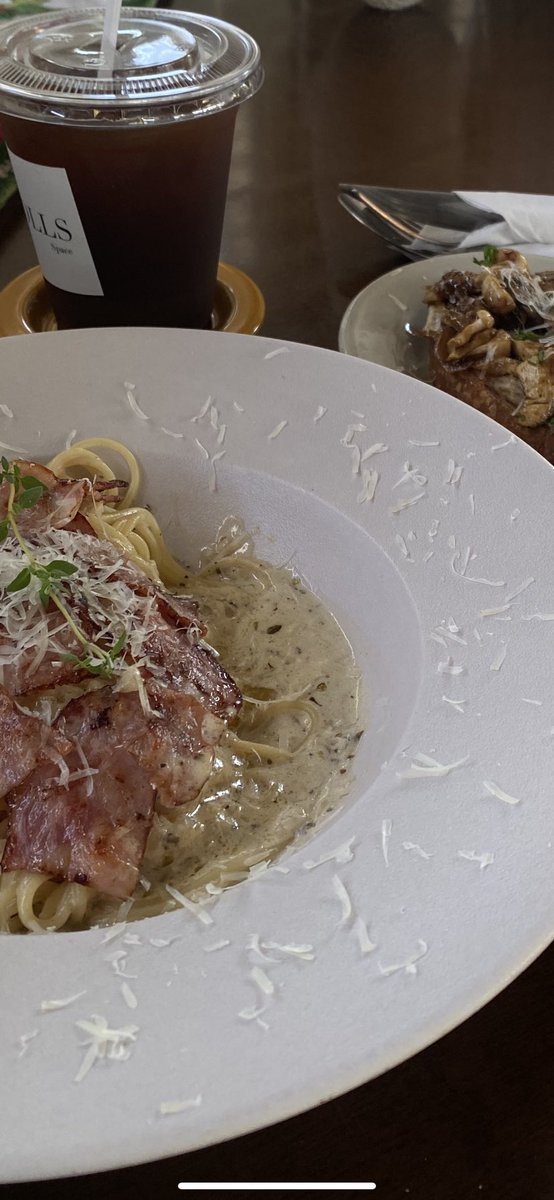 🤸🏻‍♀️✨