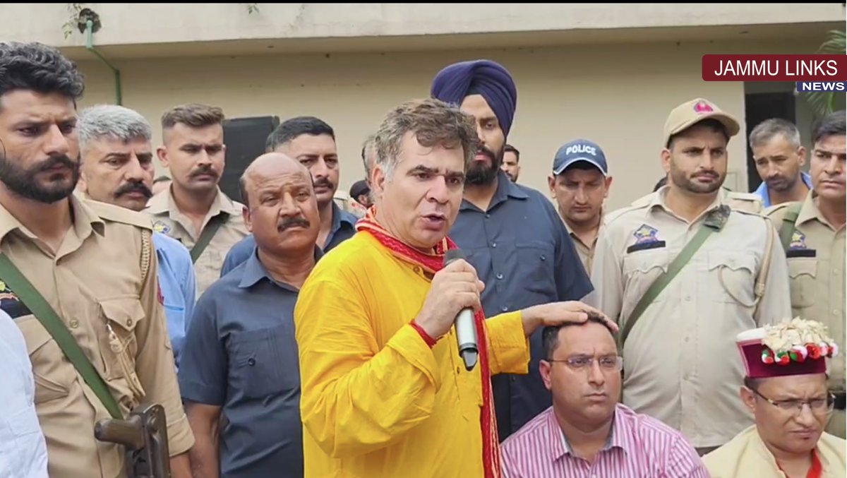 JAMMULINKS's tweet photo. KATRA: Jammu and Kashmir BJP president Ravinder Raina on Wednesday was forced to cut short his speech by angry workers seeking explanation over denial of ticket to party leader Rohit Dubey from Shri Mata Vaishno Devi seat in Reasi district.

Read more at: https://t.co/rexbBKYPao