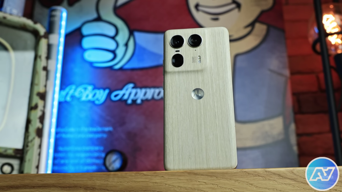 mobailmasters's tweet photo. Обзор Moto Edge 50 Ultra – топовый камерофон из дерева! ...: Обзор Moto Edge 50 Ultra - характеристики, дизайн, цена, фото. Сравнение с Samsung Galaxy S24 Ultra и Pixel 9 Pro. Подробные фото из камер. Плюсы и минусы, какой топовый флагман лучше купить. https://t.co/7gOqZmV0lA