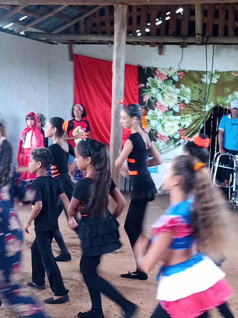 IrovisG89303's tweet photo. Cayó grande de yamaniguey activo con actividades deportiva y recreativa y cultural en este verano 2024 #HolguinSi 
#holguin 
#pccmoa https://t.co/Xaho5PJpQC