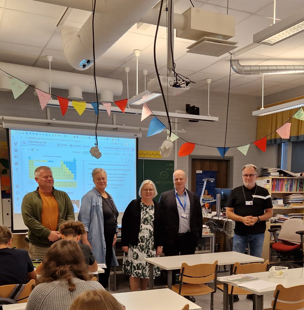 Vierailimme sivistysjohtaja Matti Hurstin kanssa tänään Ylöjärven Soppeenmäen yhtenäiskoulussa. Aamulehden tämän päivän artikkelin mukaan meillä on tänä vuonna ekaluokkalaisia 400, mikä on seudun suurin lukema Tampereen jälkeen.
 aamulehti.fi/tampere/art-20…