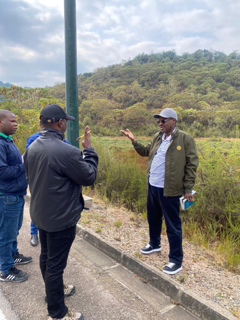 EnabelinRwanda's tweet photo. Happy to partner with @EnvironmentRw to train its staff on biodiversity conservation as part of the #COMBIOProject! The training focuses on natural forests &amp;peatlands like Kamiranzovu, crucial for carbon storage, and will dive into biodiversity restoration &amp;forest rehabilitation. https://t.co/COe3QCepQS