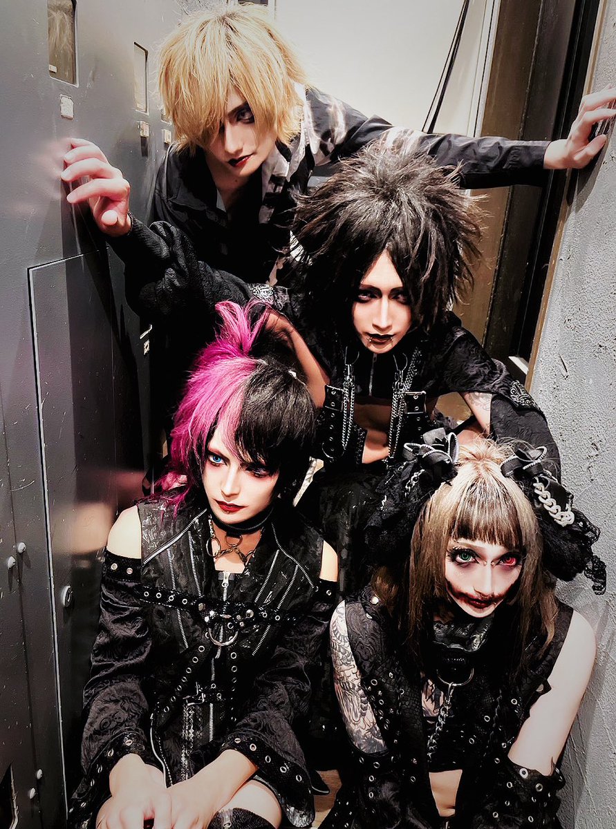 リリカ Official tweet media
