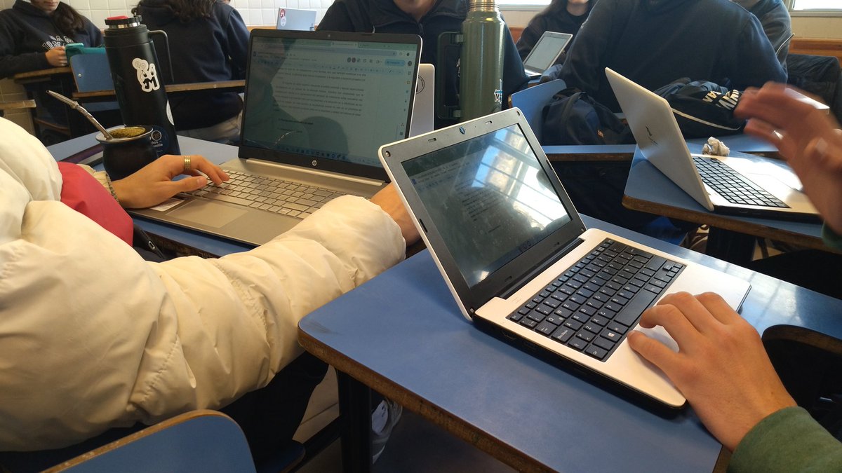 Profesfiloylit's tweet photo. Terminando la primera semana de trabajo para construir futuro. https://t.co/DCDVM7liHo