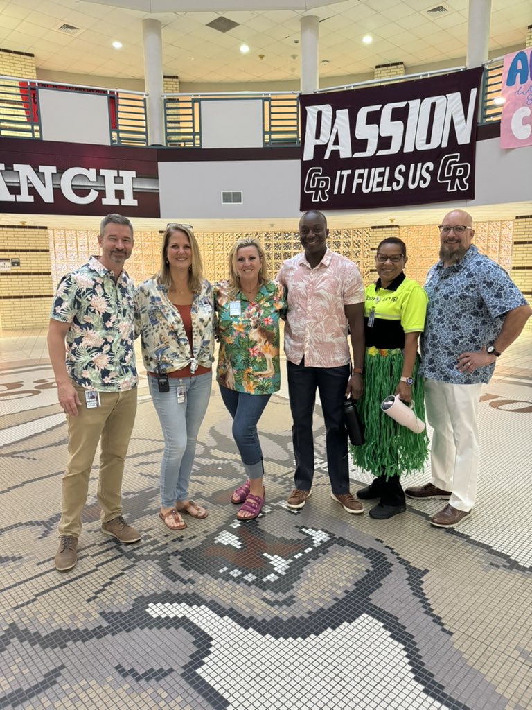 kaye1332's tweet photo. Happy Hawaiian Day from Cinco Ranch! Letโs make it a great day to learn! #cpoe @cinco_school @ptsa_crhs @CincoAthletics @katyisd https://t.co/OeVx2MDHtG