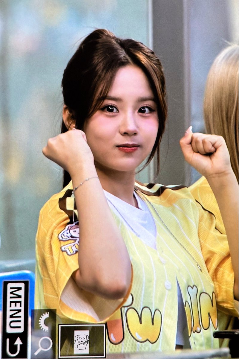 chichi_YN's tweet photo. 240828 LG 트윈스

승요 가보자고!!!💪⭐️

#첫사랑 #CSR 
#유나 #YUNA #飯村柚那
#유나비_나야진짱! https://t.co/gPiIKTFFSS