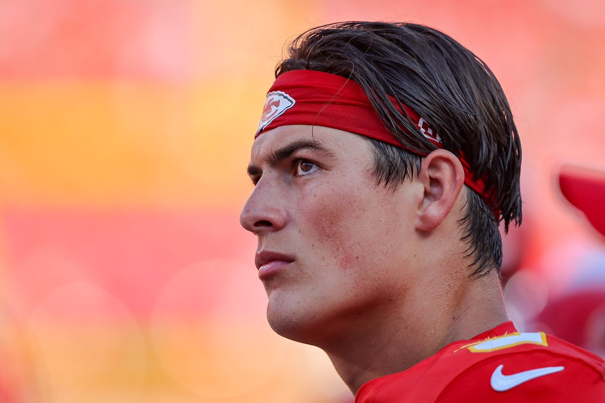 Rugbyworldmag's tweet image. ❌ No place for Louis Rees-Zammit in the Kansas City Chiefs 53-man squad.
The dream lives on as he gets placed in waivers meaning any side in NFL can now sign him. The Chiefs could also keep him on in the practice squad.
If not, would you want to see him at your club?