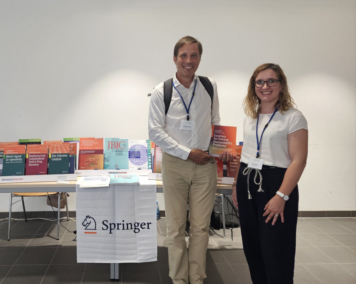 📗Thrilled to meet Ricardo Louro at #EuroBIC17! ➡️Read his #Springer chapter for #free: Bacterial Power: An Alternative Energy Source rdcu.be/dSfbU

💡 Share your book ideas for #BioinorganicChemistry: lnkd.in/ew_SeqYC

#BookPublishing