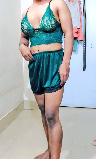 Do i look sissy bimbo enough to hard your Cock https://t.co/16ReOmfa4m