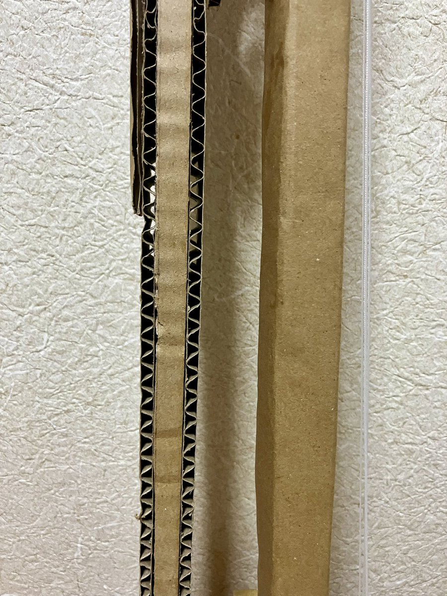 aotn0322's tweet image. 久しぶりの段ボール工作📦昨年作った段ボール三線を改良🛠️ずっと気になってた竿の長さを短くしてみました🪕
20cmも短くなったら…持ちやすいし軽いし、何より本物っぽい!
それぞれ作り方もこだわった部分も違うけど…どちらも頭の中の想像を創造できたので、自分としては大満足です😌
やったー🙌