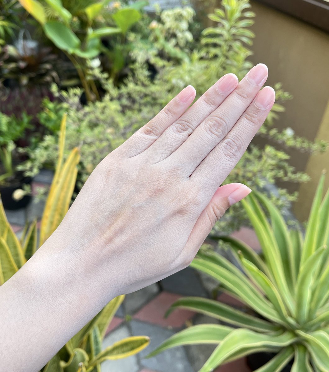 sunflowlust's tweet photo. Sumpahh kagettt bangettt !!!!
After apply body serum eh ternyata ada efek instant brightening-nyaa dan bikin kulitt LEMBAB
Byee kulit kerontangg hihihiii
#juwireview https://t.co/C9INzTNEaE