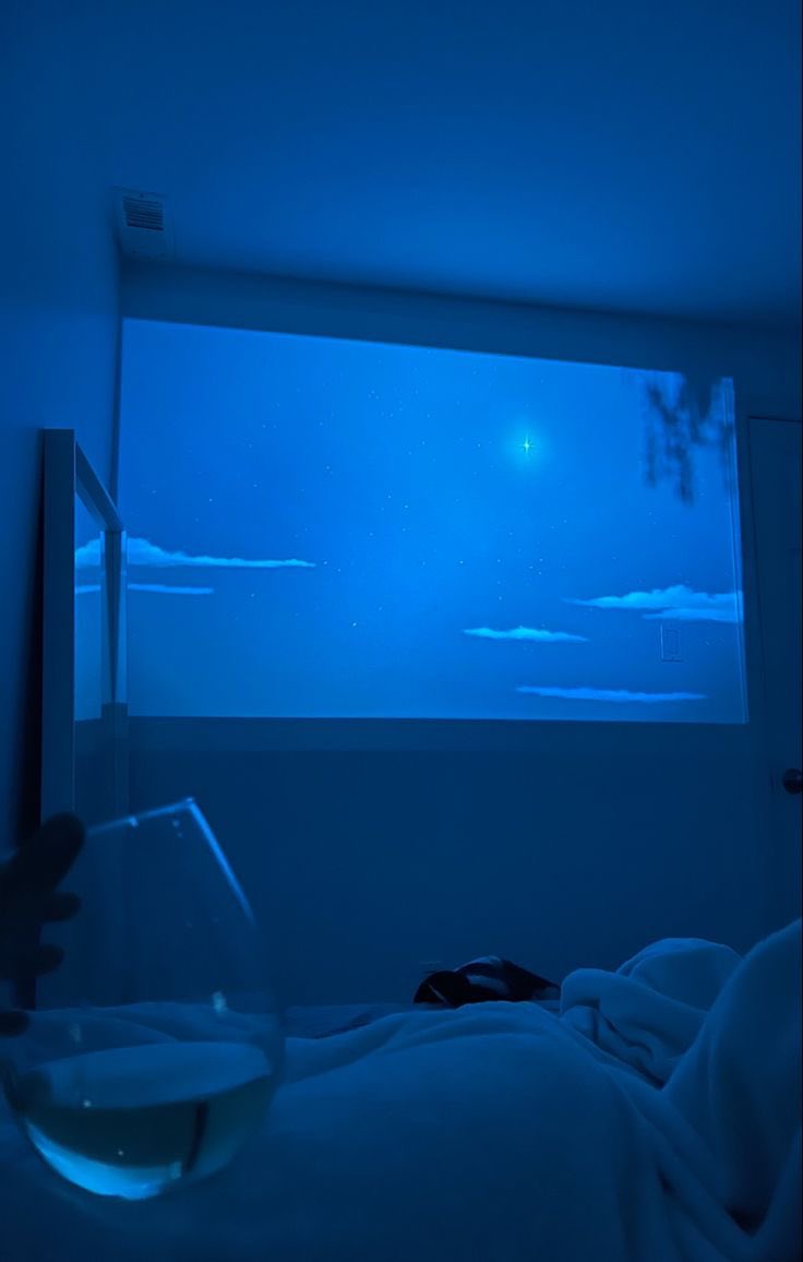 HomeVision82495's tweet photo. Lights, camera, action! 🏠🎬 Our projector brings the theater to you. #HomeCinema #TechLife #EntertainmentGoals https://t.co/18JljDIXAe