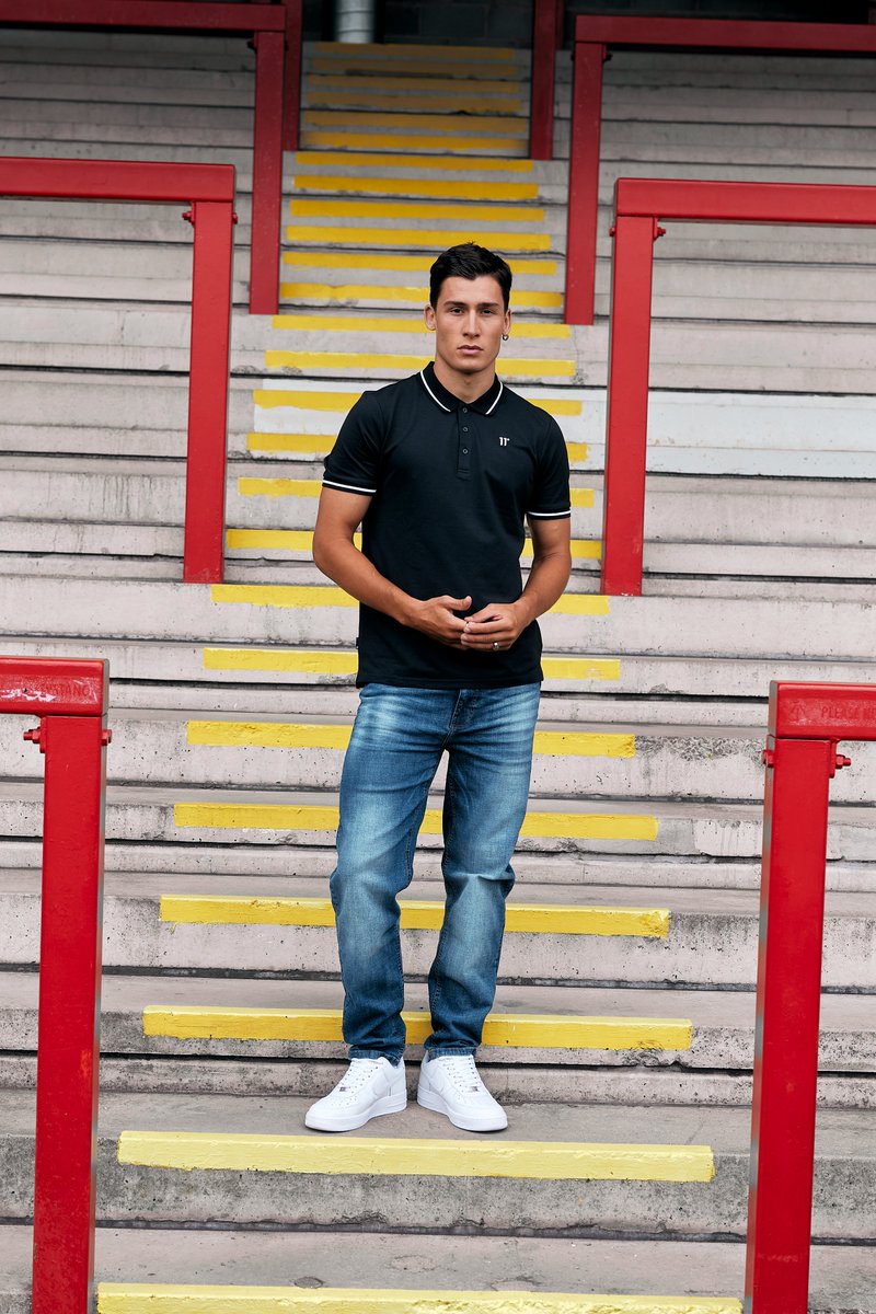 11 Degrees tweet media