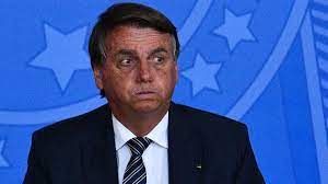 BrasilPost13's tweet photo. Se Bolsonaro é tão popular como o gado diz, porque ele foi atacado com Bosta e xingado de ladrão em São Paulo, no Rio, em Caruaru e agora no Distrito Federal, responda aí gado ... 👇 https://t.co/oEr37lE77j