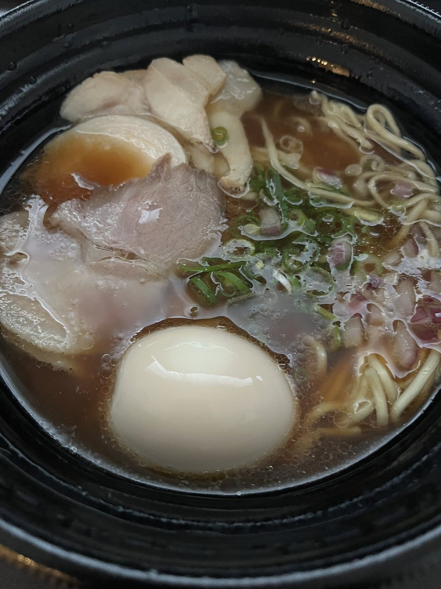 kon_engineer's tweet photo. ワンボタンでグーグルマップ評価4以上のラーメンが届くのがあるのがいけない https://t.co/O6E5StZE1U