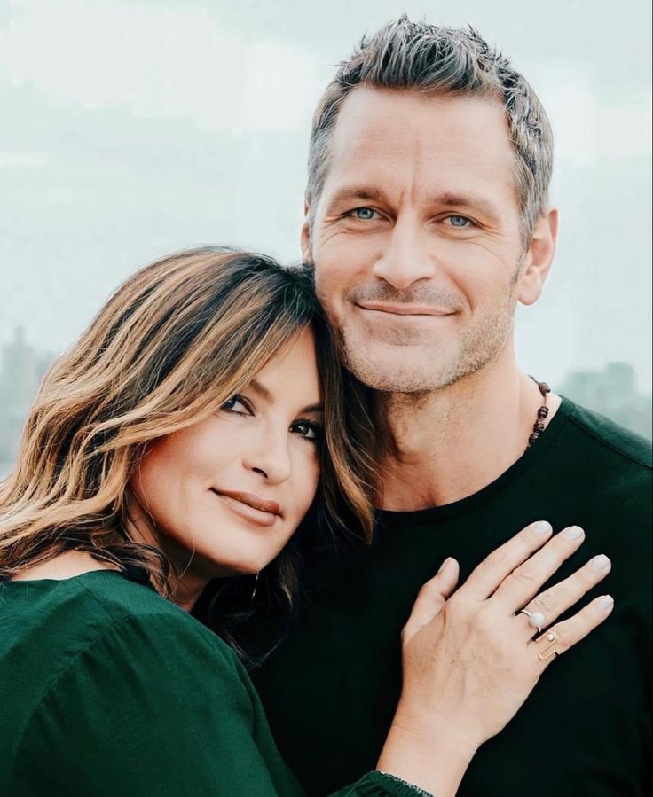 HargitayBuenfil's tweet image. Happy 20th anniversary Peter and Mariska ❤️ 
.
.
.
.
#thehermanns
#petska