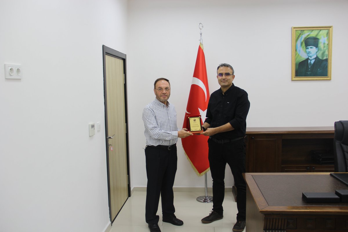 sau_if's tweet photo. Fakültemize Dekan olarak atanan Prof. Dr. Hasan MEYDAN 28 Ağustos 2024 tarihinde düzenlenen Dekanlık devir teslim töreni ile Prof. Dr. Ahmet BOSTANCI’dan görevi devraldı.
Doç. Dr. M. Ali BAĞIR ve
Dr. Öğr. Üyesi Kübra CEVHERLİ de Dekan Yardımcısı olarak göreve başladılar. https://t.co/sWTYpkQrY4