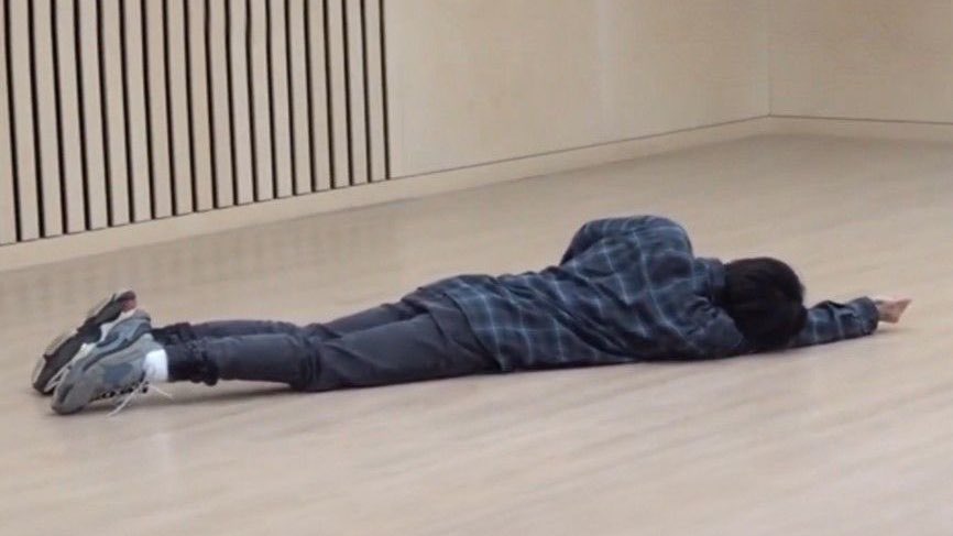 kookmindailys's tweet photo. just jungkook things https://t.co/IOwcLMdX1L