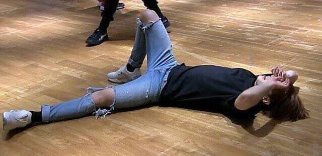 kookmindailys's tweet photo. just jungkook things https://t.co/IOwcLMdX1L