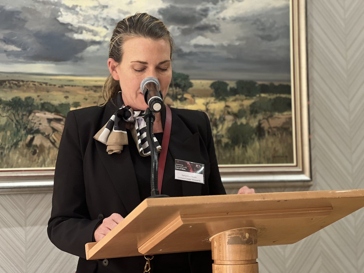 TsepangMolisana's tweet photo. A warm welcome to @Nedbank for the 2024 @CapeWinemakersG Auction pre-tasting.
@lismorewine, our chair encourages us to toast to the CWG Protege Programme, and the commitment to collaboration, innovation and great wine.
#CWGShowcase
#CWGAuction https://t.co/2eh7aWvuVm