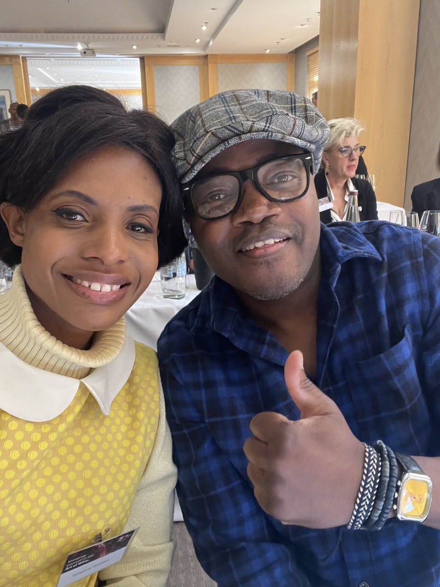 TsepangMolisana's tweet photo. A warm welcome to @Nedbank for the 2024 @CapeWinemakersG Auction pre-tasting.
@lismorewine, our chair encourages us to toast to the CWG Protege Programme, and the commitment to collaboration, innovation and great wine.
#CWGShowcase
#CWGAuction https://t.co/2eh7aWvuVm