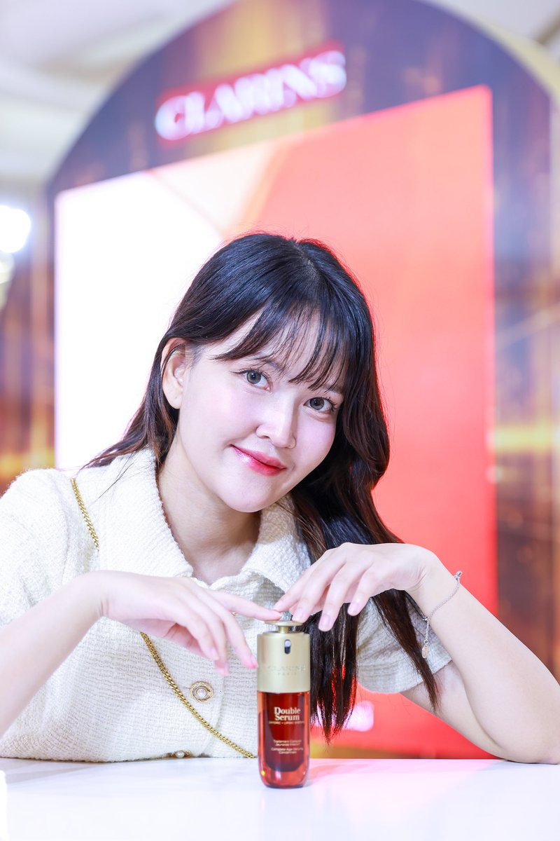 ttarntalzonel's tweet image. ได้มีโอกาสไปงาน CLARINS New Double Serum เซรัมสูตรใหม่ ที่ ลานกิจกรรมโซน A ชั้น 1 เซ็นทรัลลาดพร้าว วันที่ 23 ส.ค. 67 - 28 ส.ค. 67 มีให้ตรวจสภาพผิว กิจกรรมพิเศษและของขวัญมากมายเลย
🩷รับทันที่ Double Serum ขนาดทดลอง และ Ice-cream Sandwich เมื่อร่วมกิจกรรมที่งาน
ดีลพิเศษเฉพาะในงาน…
