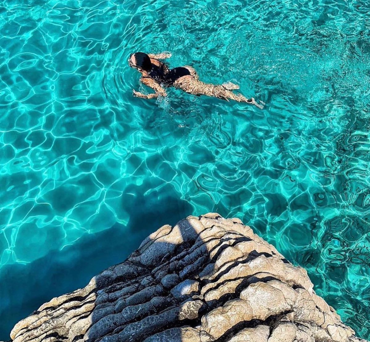 Krorez Bay tweet media