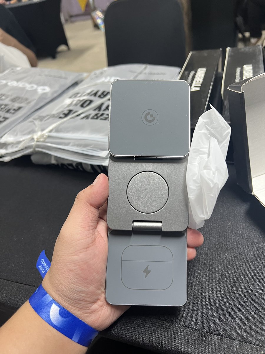 DÀNH 1 PHÚT THAM GIA ĐỂ NHẬN NGAY QUÀ TỪ SÀN @gate_io cùng Nicky 

🎁Phần quà: 10 slot nhận random các vật phẩm như áo, sạc dự phòng, cốc cafe, dù,...

✍️Thể lệ: Like &amp; Comment tag 2 người bạn xuống bài viết này 

⏰Thời gian: Kết thúc vào 19h ngày 30/08/2024